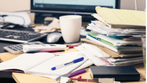Read more about the article 6 Essential Cleaning Tips for a Tidy Work Desk